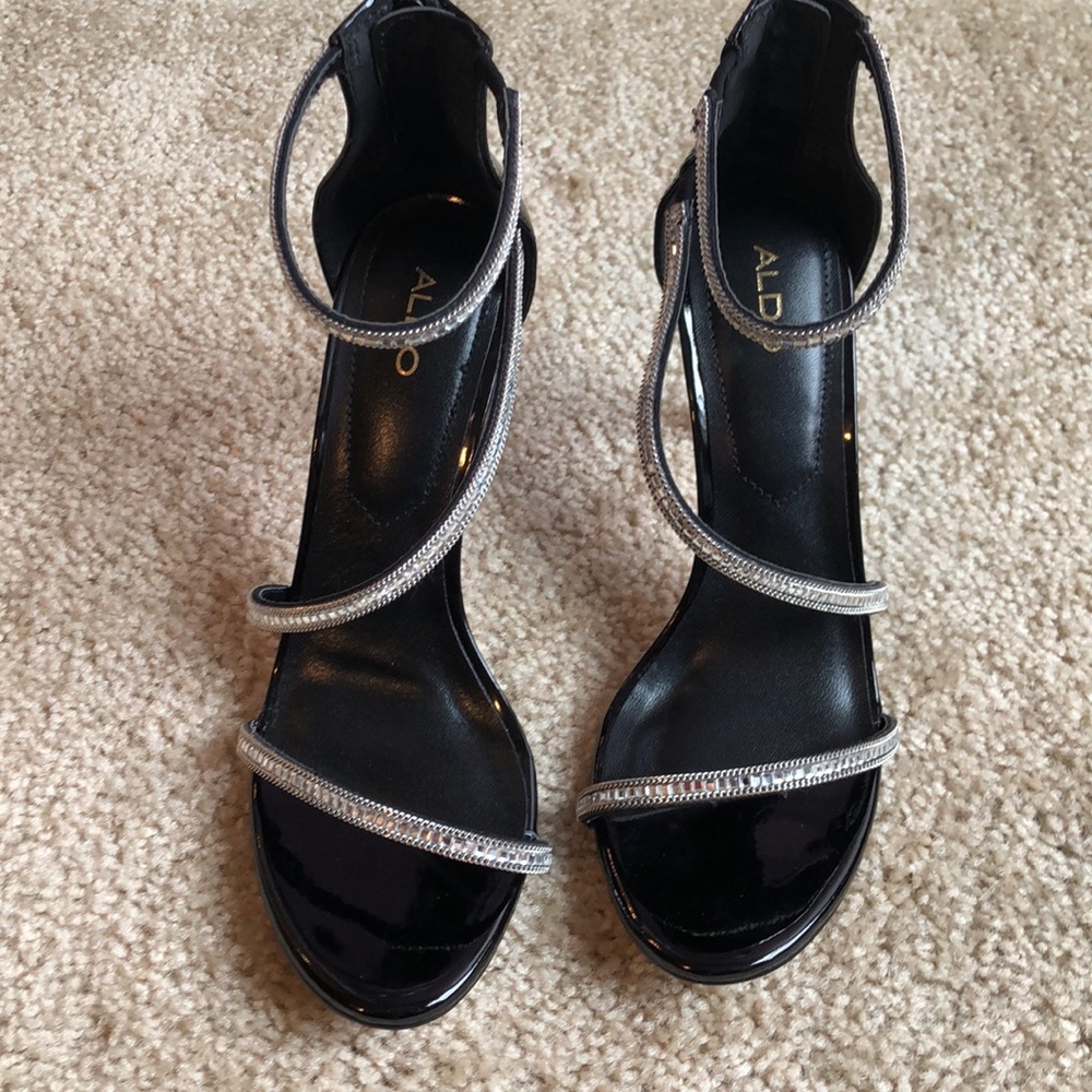 New Aldo Pump rhinestone strap Strappy heel shoe size black size 6.5 zip up